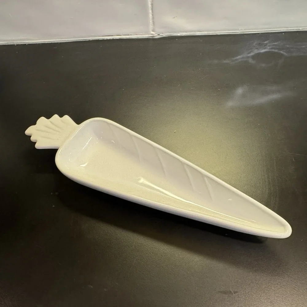 CHANTAL‎ Carrot Dish White 93-CAOT22  Baking Dish Cottage Core